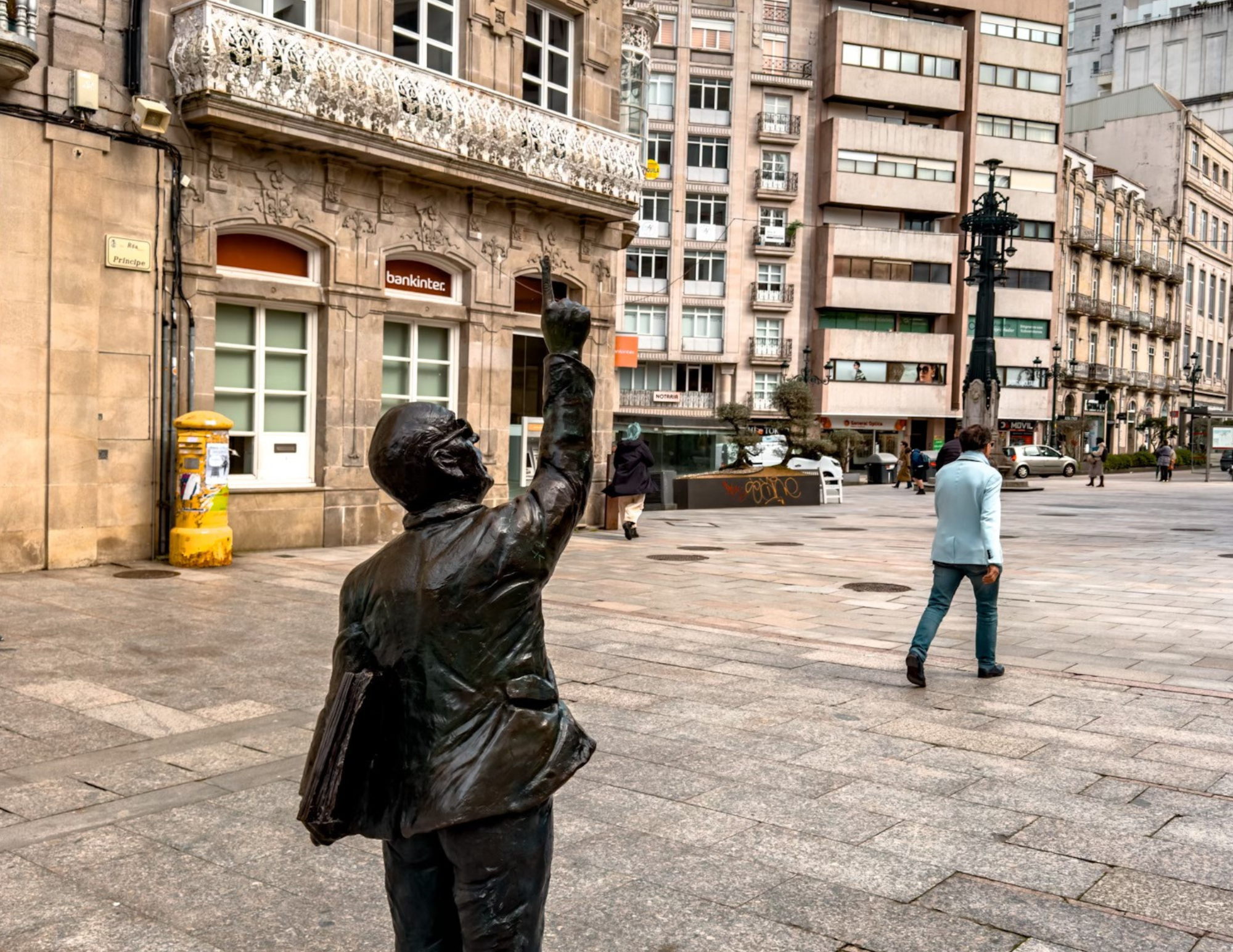 Vigo Travel Guide (7).png